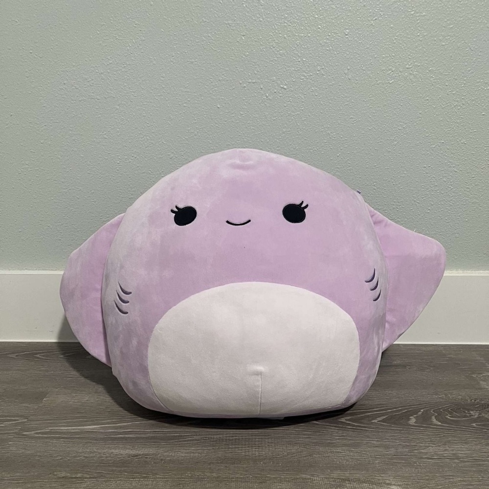Aziza 20” squishmallow stingray